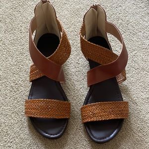 Strapping sandal